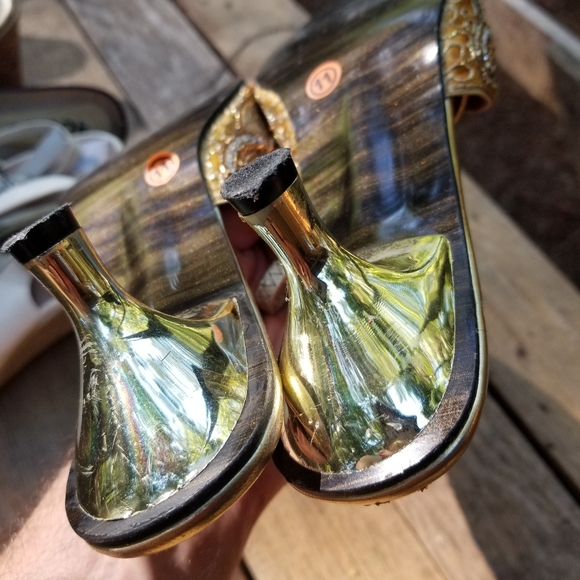 Size 9 BL Motion High Heels Shoes Gold Chrome Beads Embroidered Magic Slippers - Picture 4 of 15